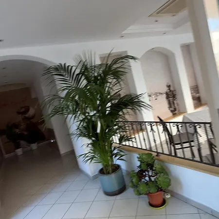 Merano Отель